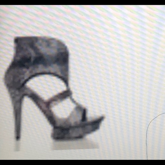 Heels - Picture 1 of 1